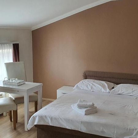 Gostilna S Prenocisci Pri Janezu Hotel Zgornja Loznica Buitenkant foto